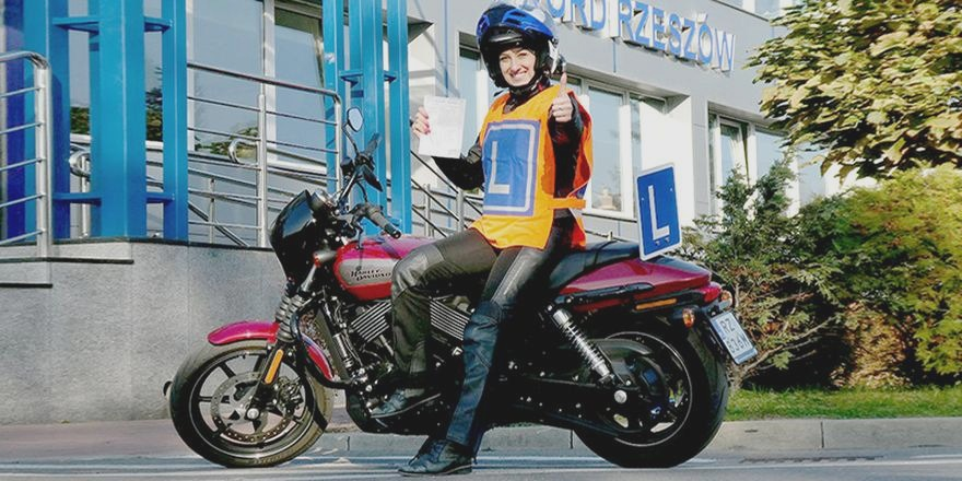 Do kiedy trwają egzaminy na motocykl? Terminy i przerwa zimowa