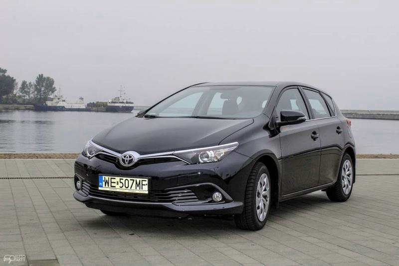 Ile pali Toyota Auris 1.6 benzyna? Spalanie w mieście i trasie