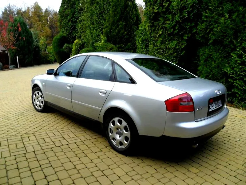 Jak skutecznie sprawdzić kod silnika w Audi A6 C5?