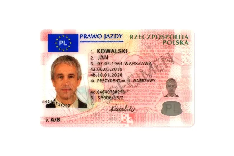 Jak skutecznie zdać teorię na prawo jazdy – czy to naprawdę takie trudne?