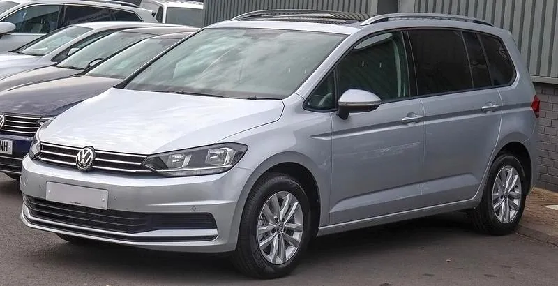 Jak wybrać vw Touran z jakim silnikiem – porady i rekomendacje