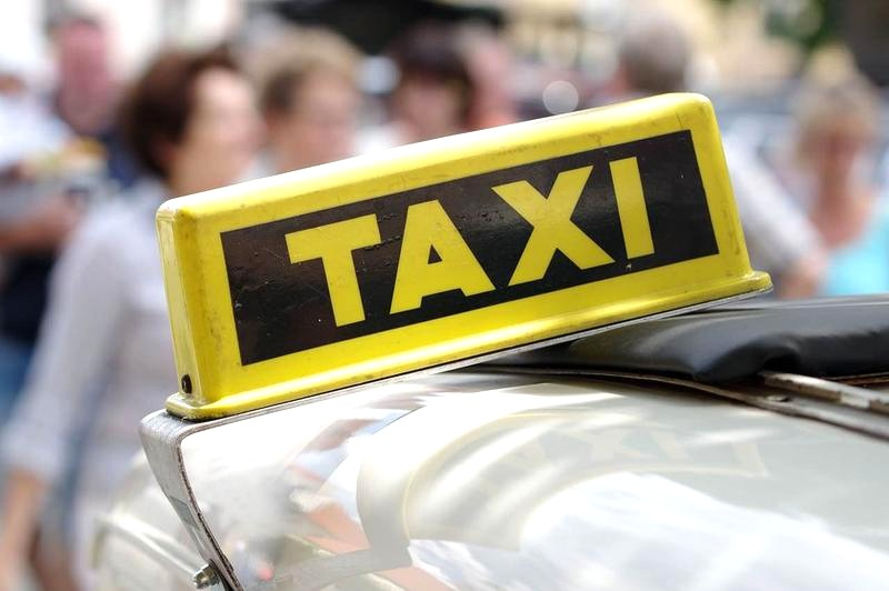 Jak założyć korporację taxi? Licencja, koszty i formalności