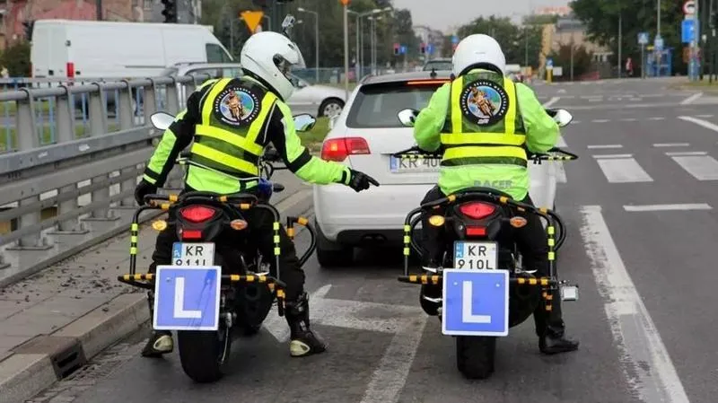 Jak zrobić prawo jazdy na motor: kompletny przewodnik dla początkujących