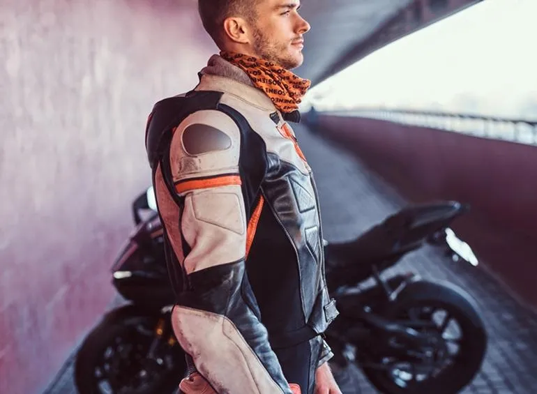 Jakie ochraniacze na motocykl wybrać, aby cieszyć się bezpieczeństwem i komfortem?