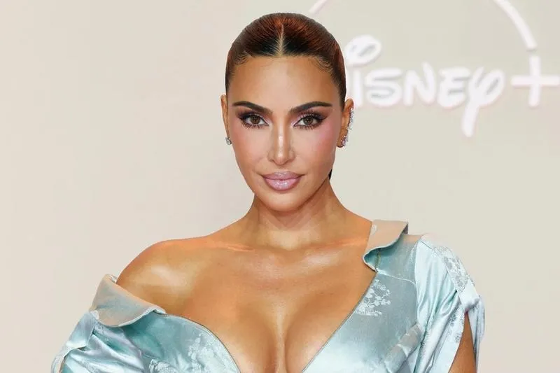 Mercedes Kim Kardashian: Luksusowy styl i niezwykłe osiągnięcia celebrytki za kierownicą