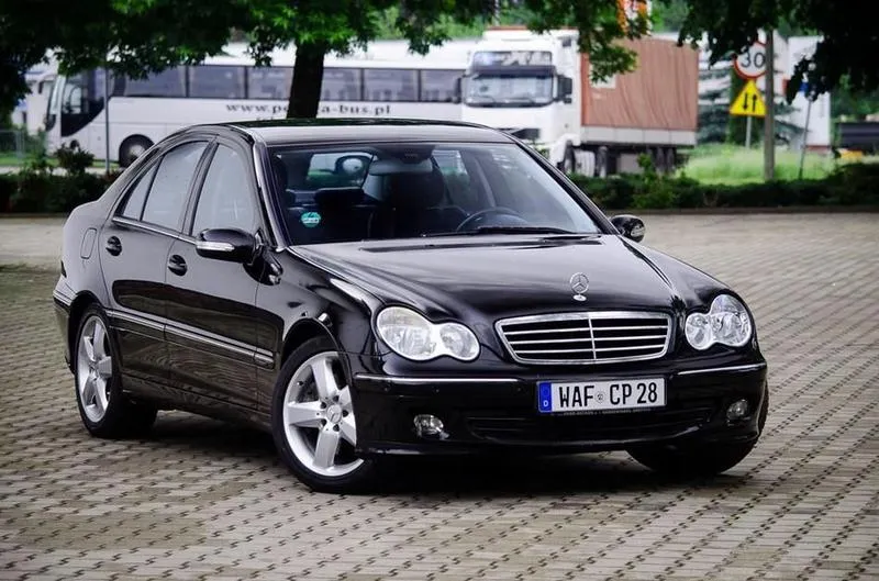 Mercedes W203